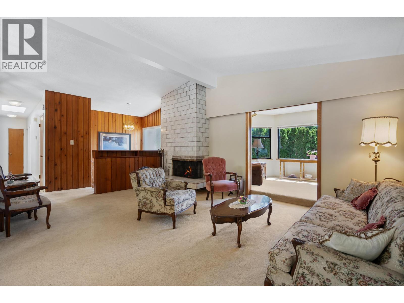 697 PLYMOUTH DRIVE, North Vancouver