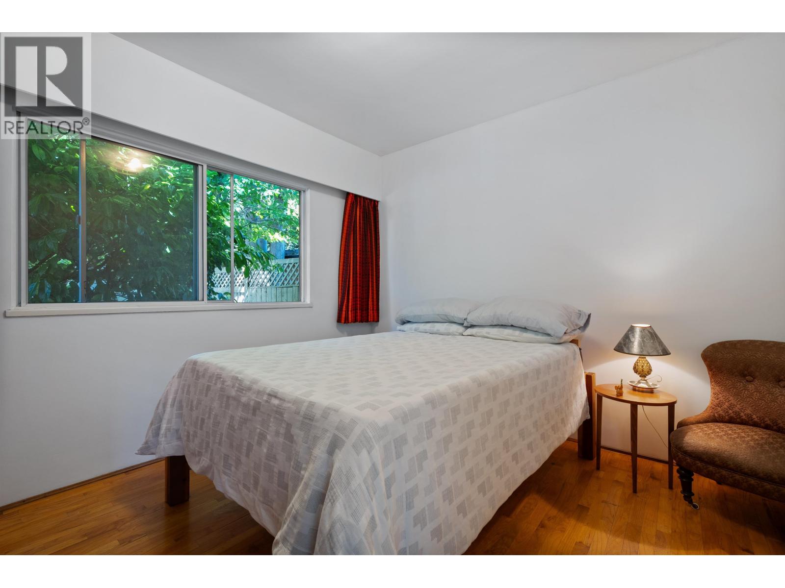 697 PLYMOUTH DRIVE, North Vancouver