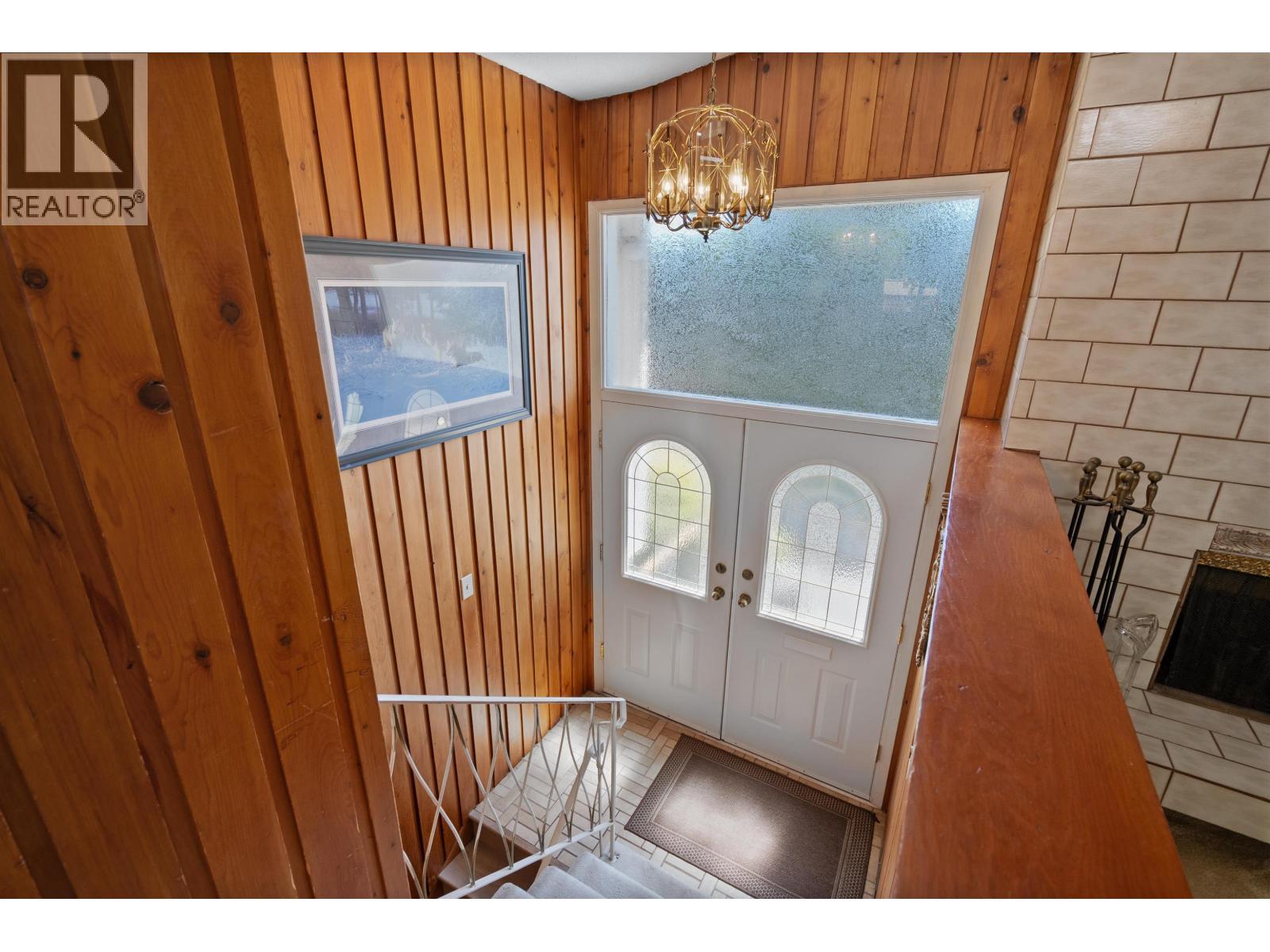 697 PLYMOUTH DRIVE, North Vancouver