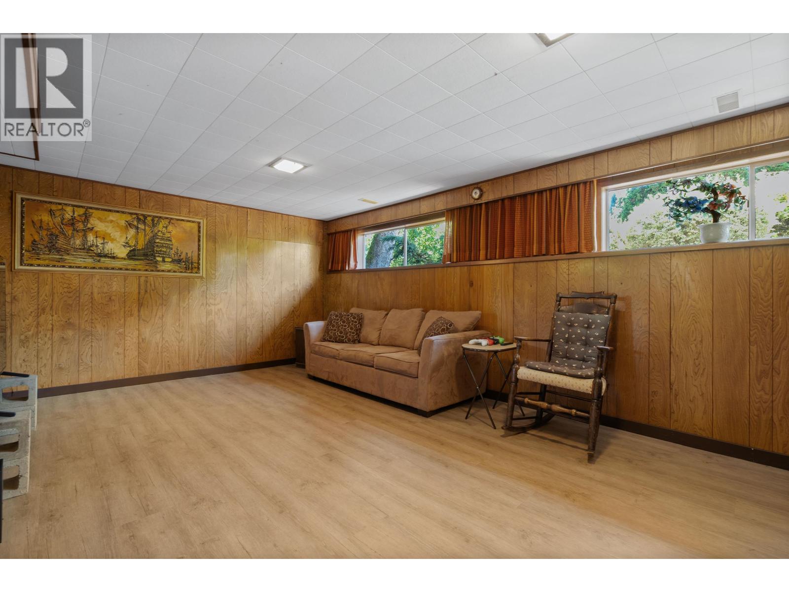 697 PLYMOUTH DRIVE, North Vancouver