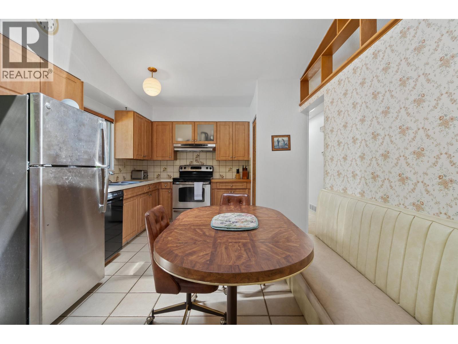 697 PLYMOUTH DRIVE, North Vancouver