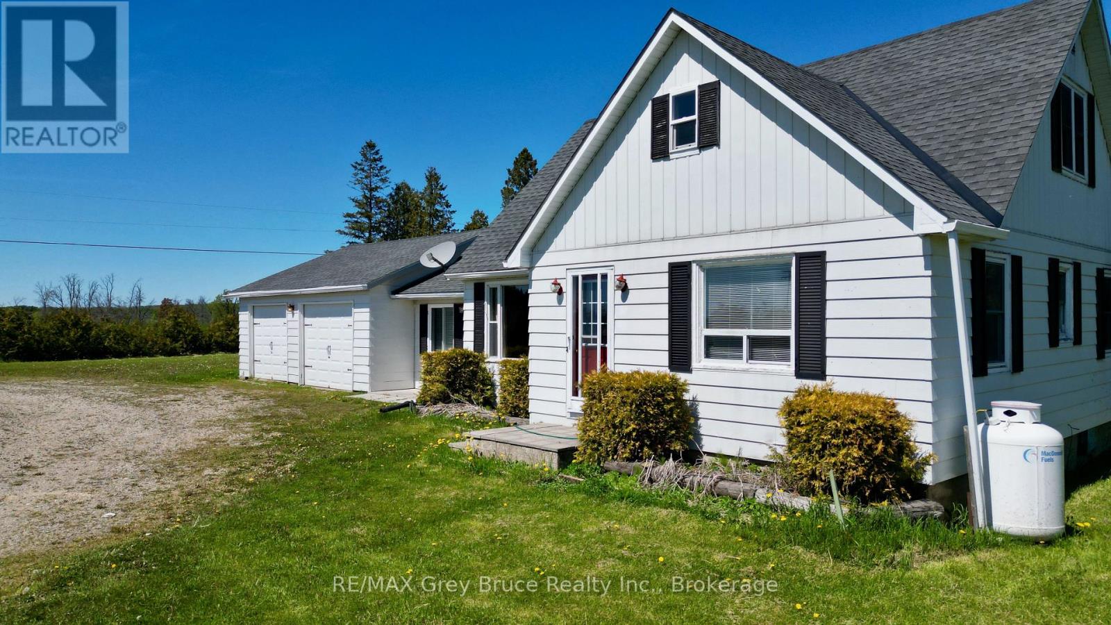 114 LINDSAY ROAD 5 - 1