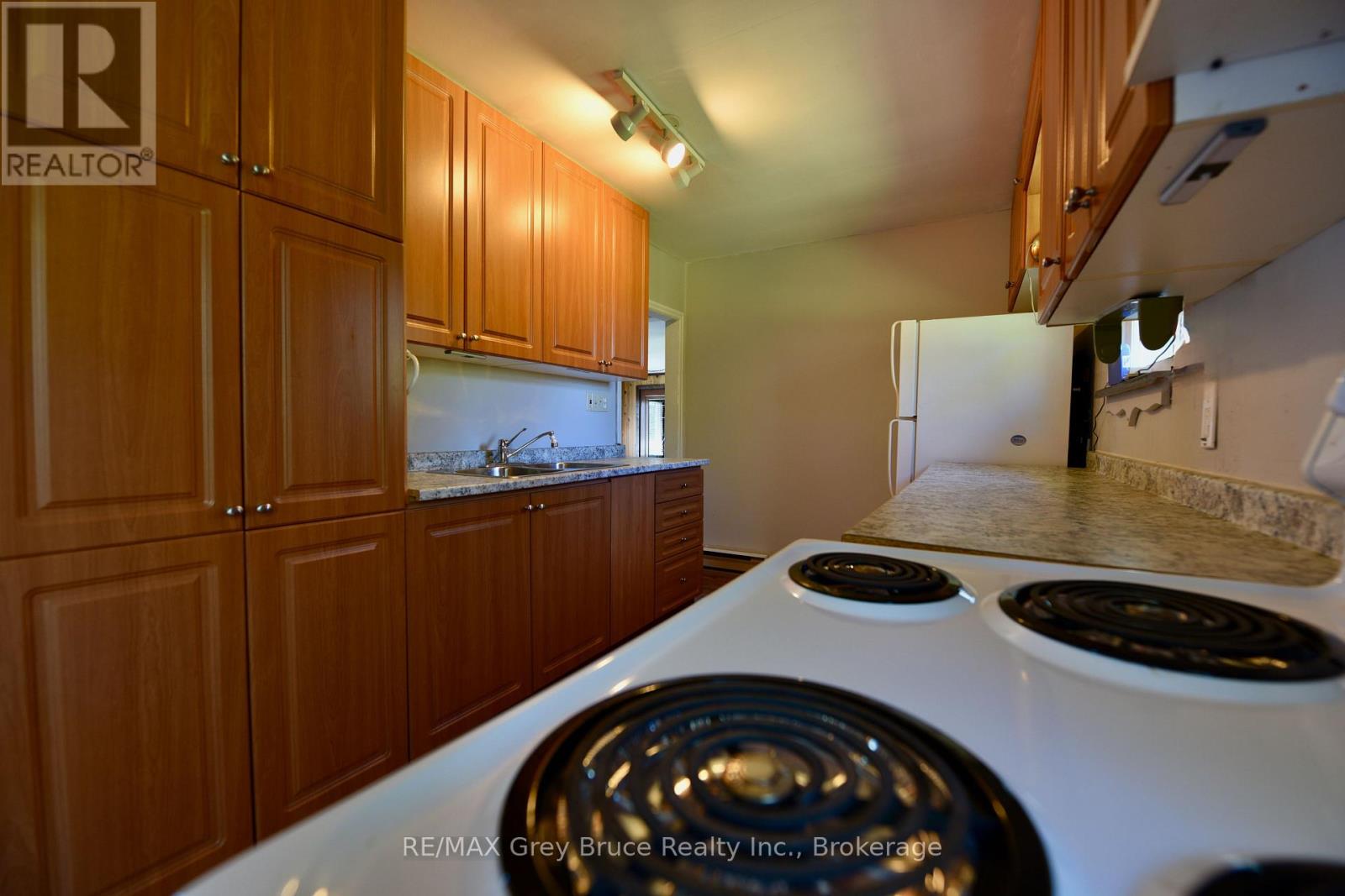 114 LINDSAY ROAD 5 - 15