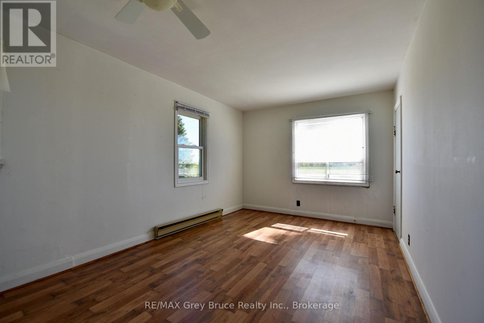 114 LINDSAY ROAD 5 - 24