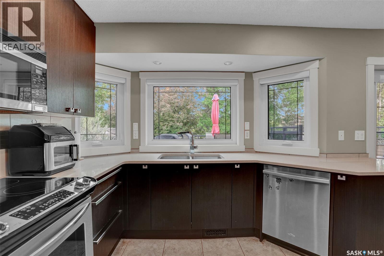 3402 PHANEUF CRESCENT E - 11