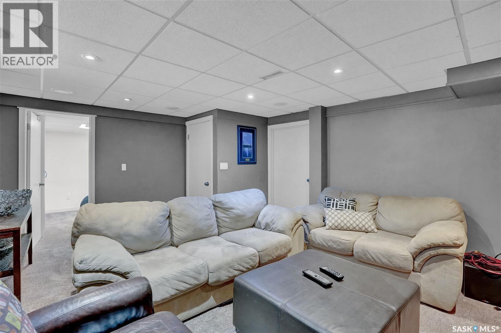3402 PHANEUF CRESCENT E - 34