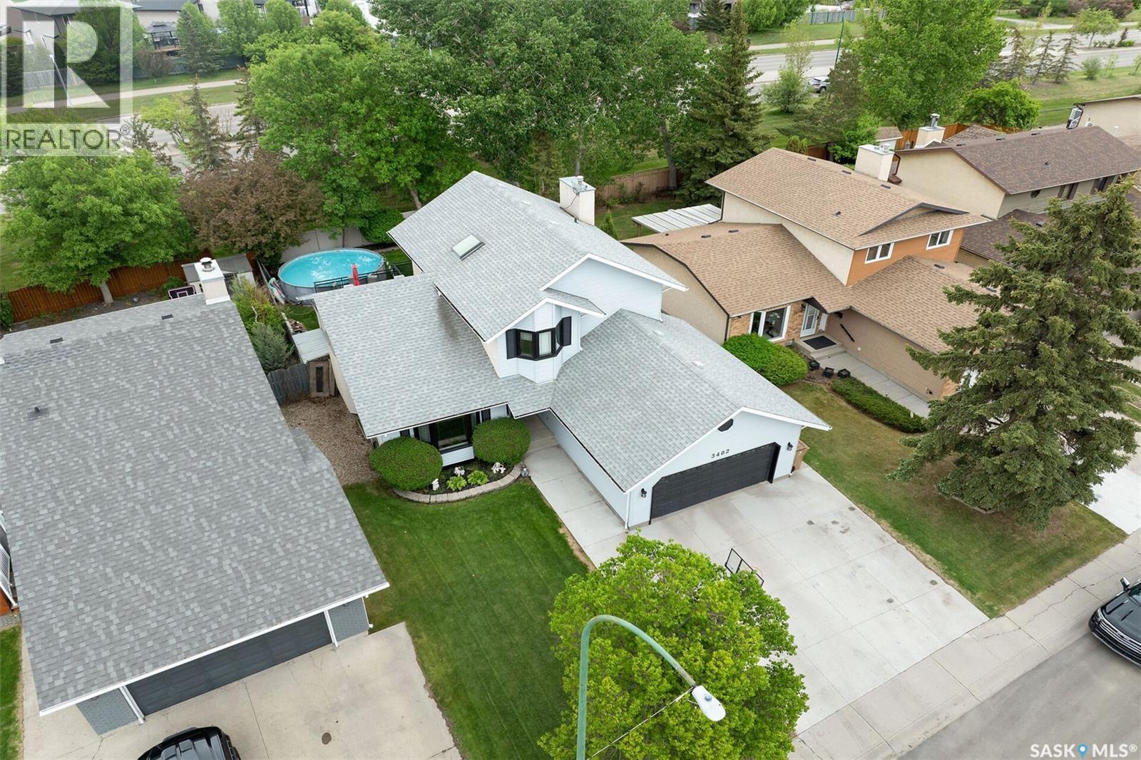 3402 PHANEUF CRESCENT E - 54