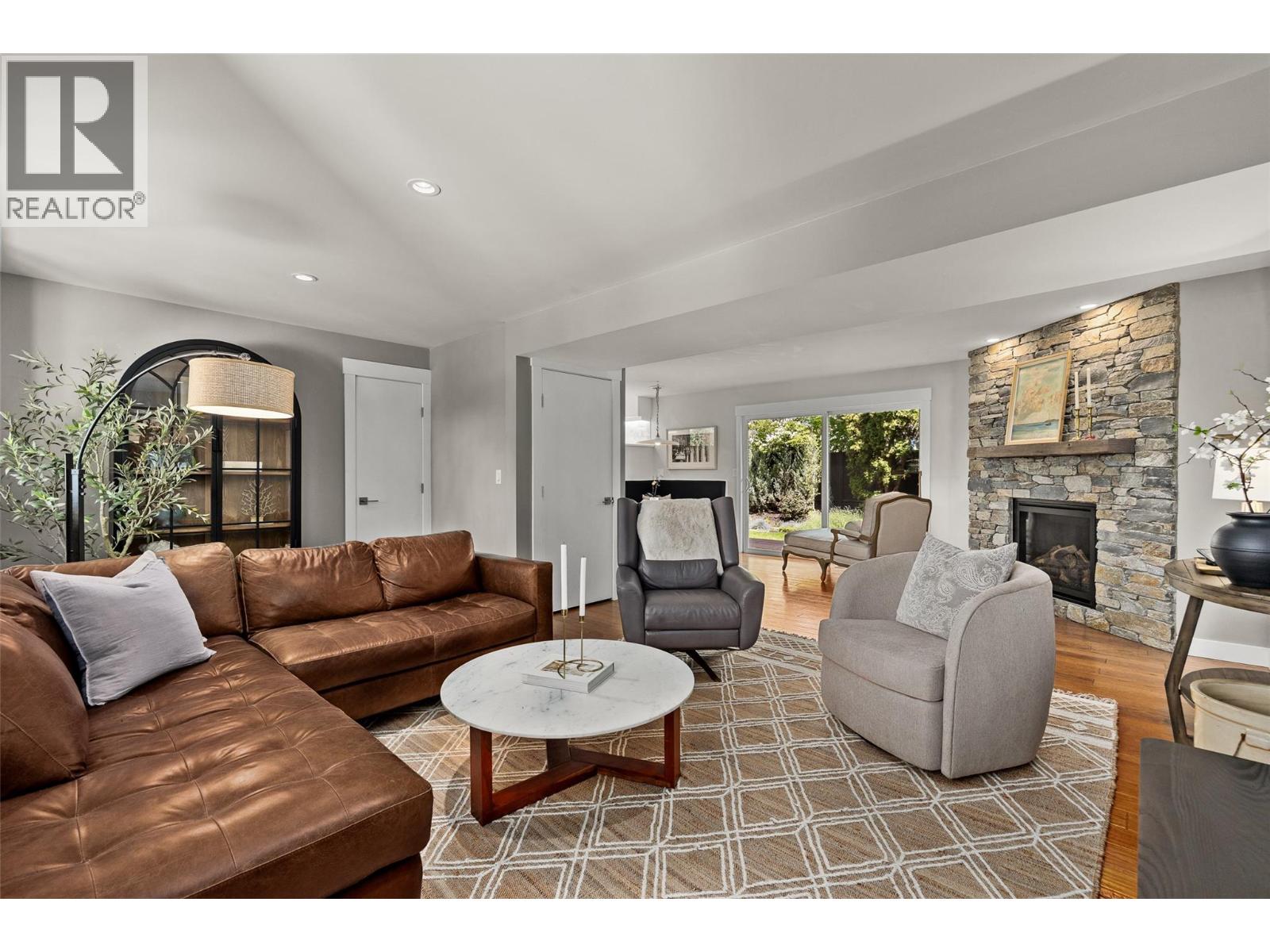 882 Roma Court - 19