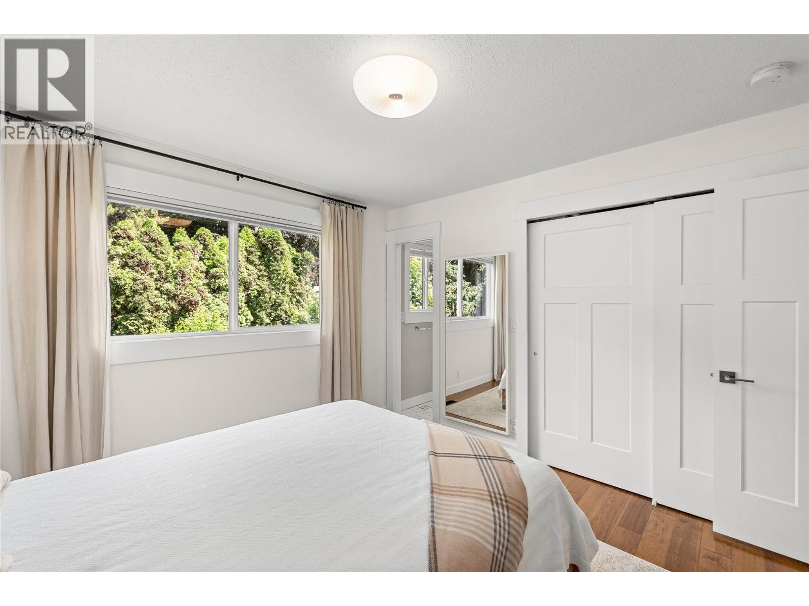 882 Roma Court - 29