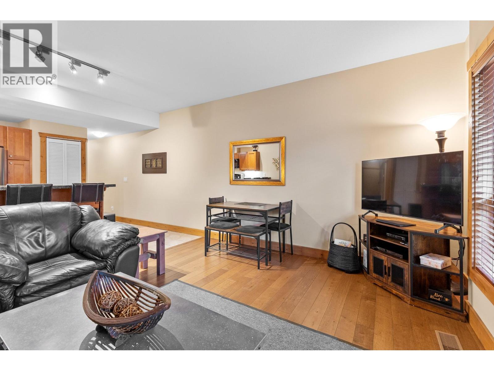 #122 5401 Lakeshore Drive - 22