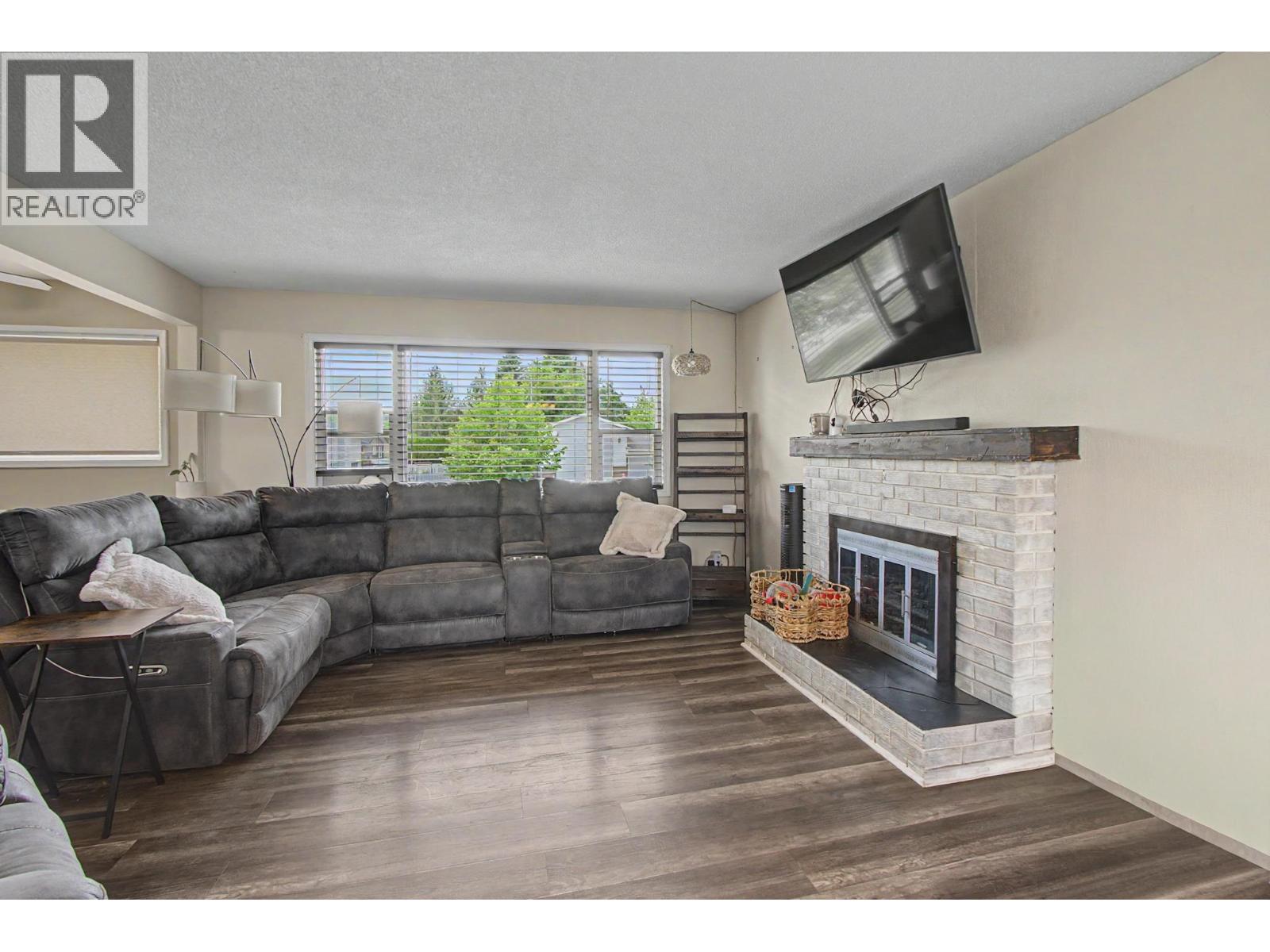 680 UNION STREET - 3