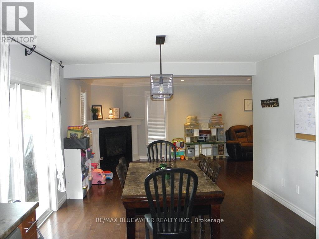 95 DEBORAH DRIVE - 15