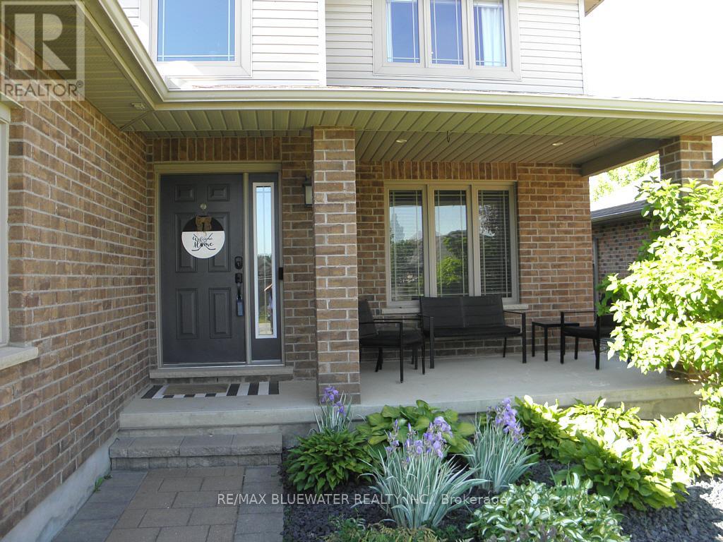 95 DEBORAH DRIVE - 7