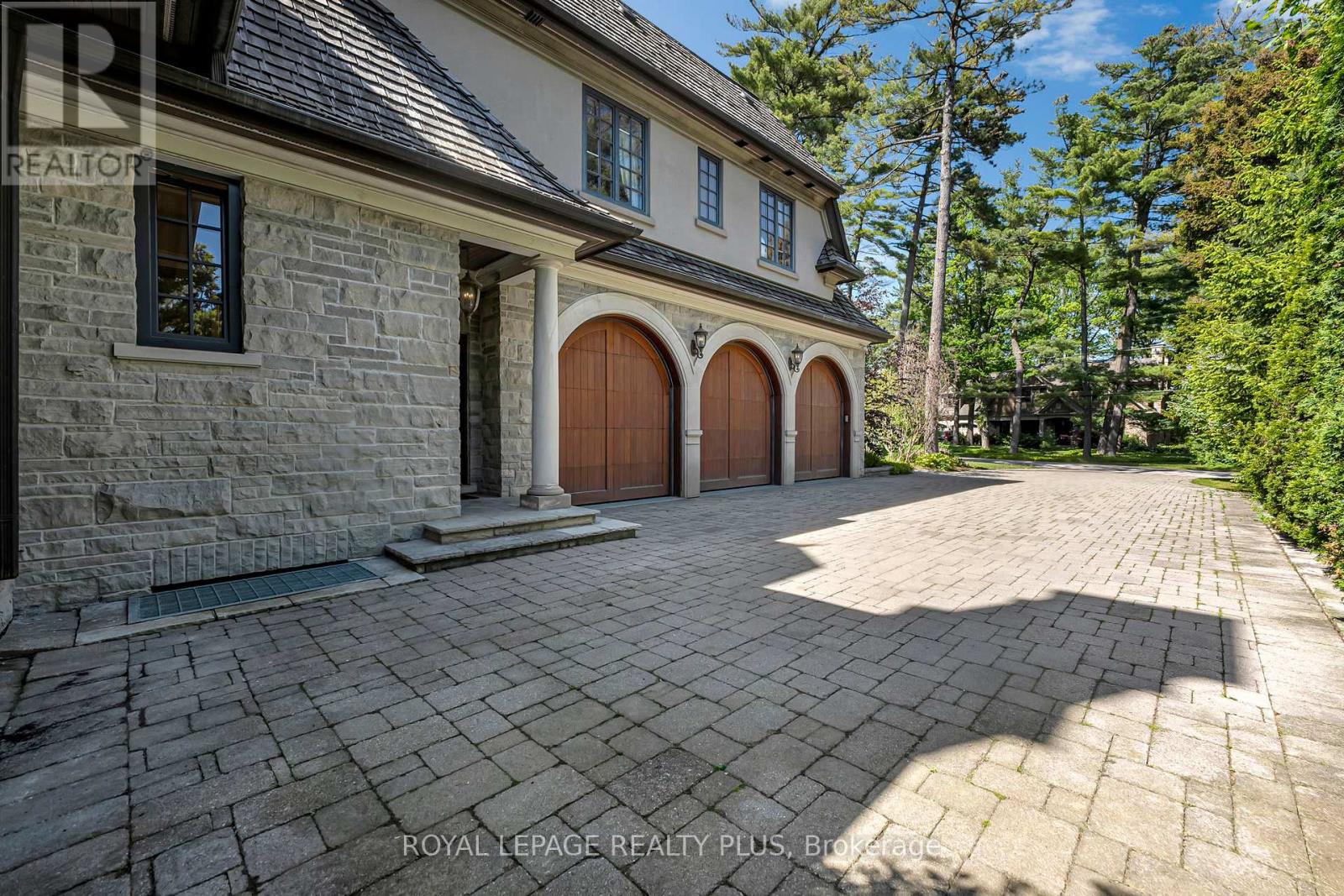 1476 CARMEN DRIVE - Image 3