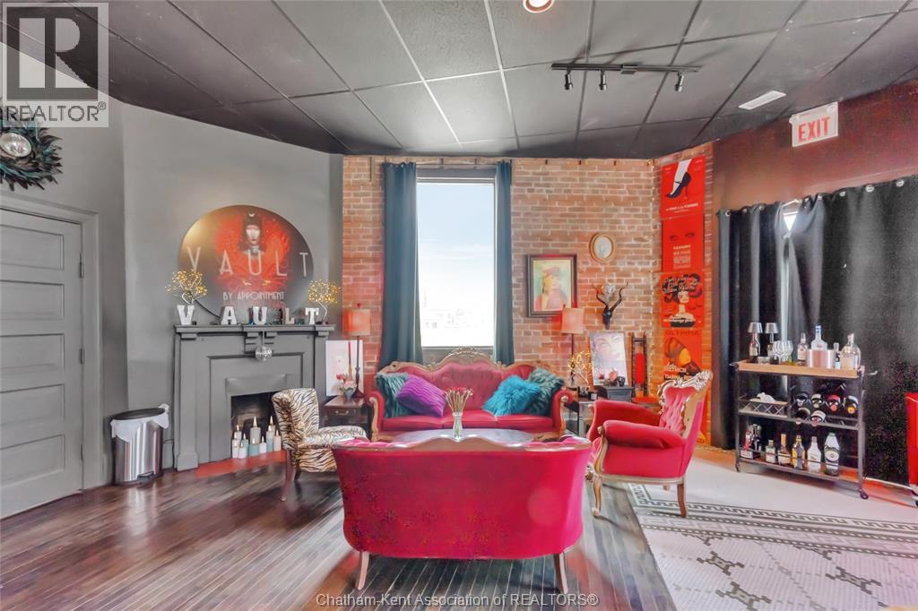 500 Wallace STREET - 17