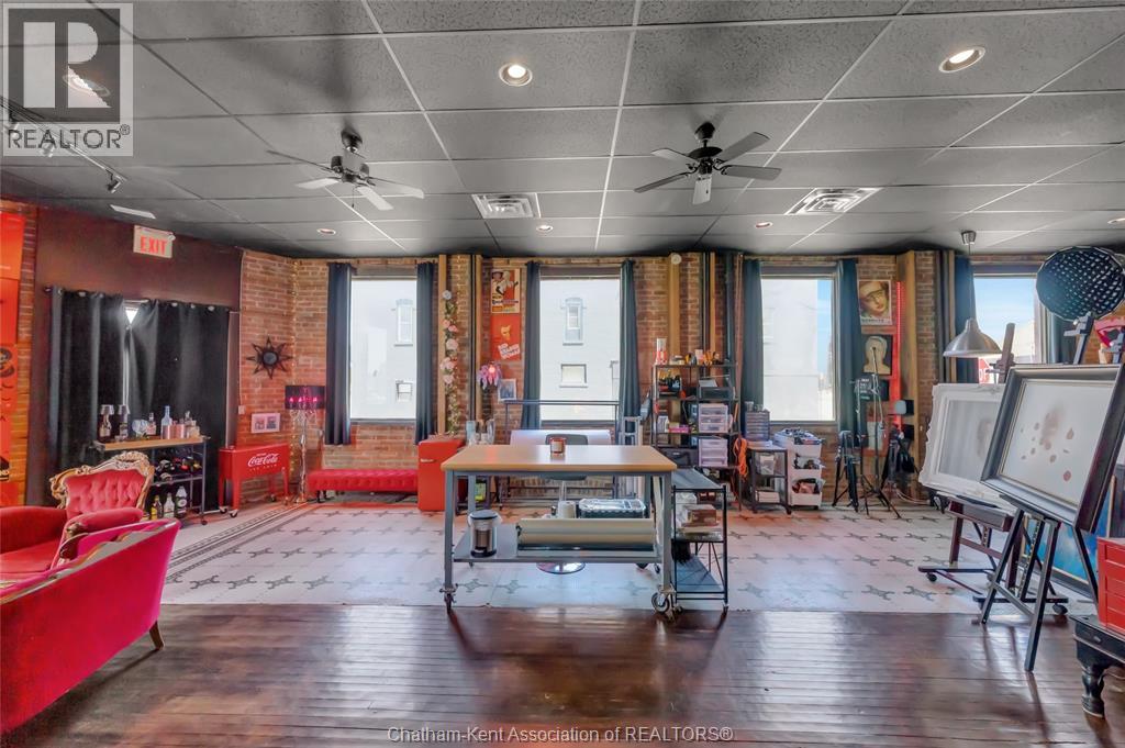 500 Wallace STREET - 9