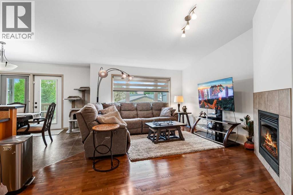 4721 58 Avenue - 10