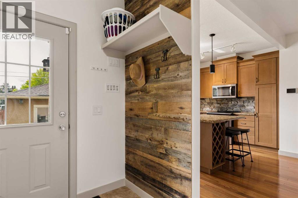 3127 40 Street SW - 20