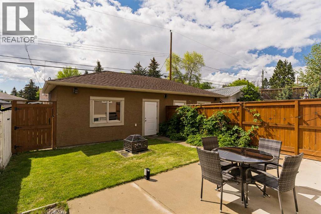 3127 40 Street SW - 42
