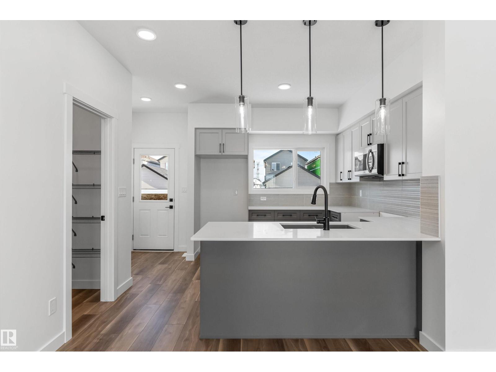 4203 63 ST - 7