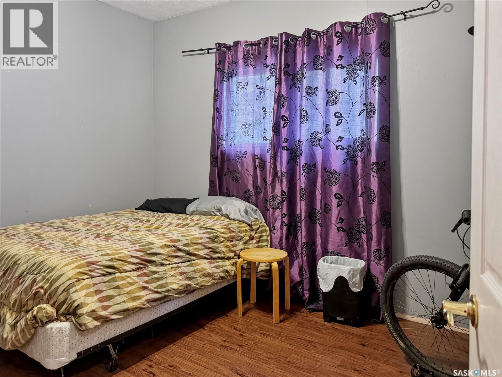 1041 3rd STREET E - 12