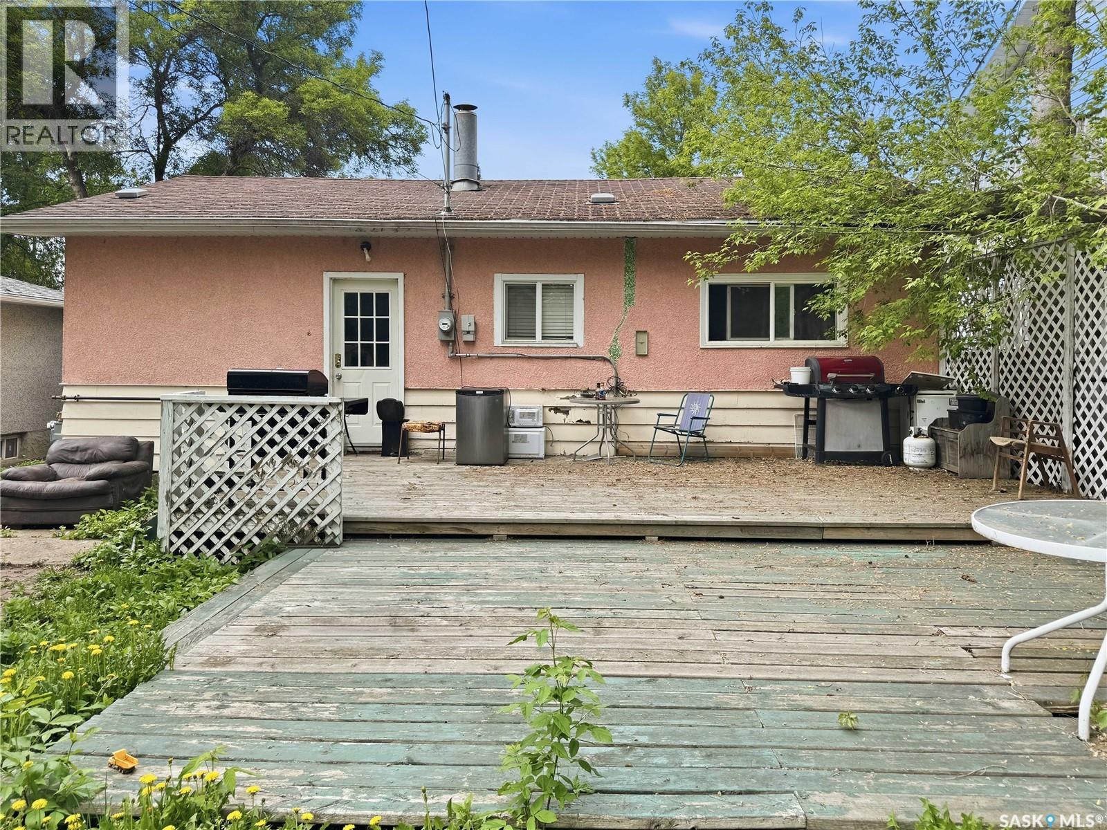 1041 3rd STREET E - 15