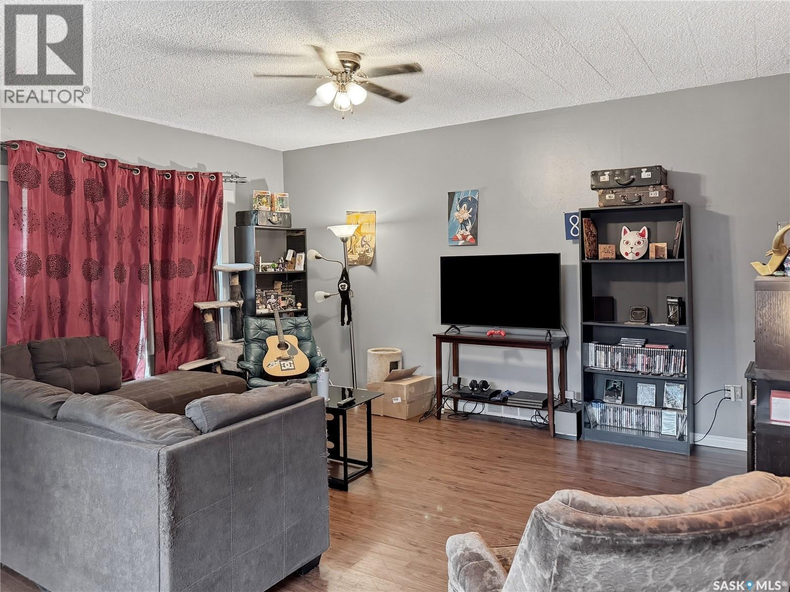 1041 3rd STREET E - 5