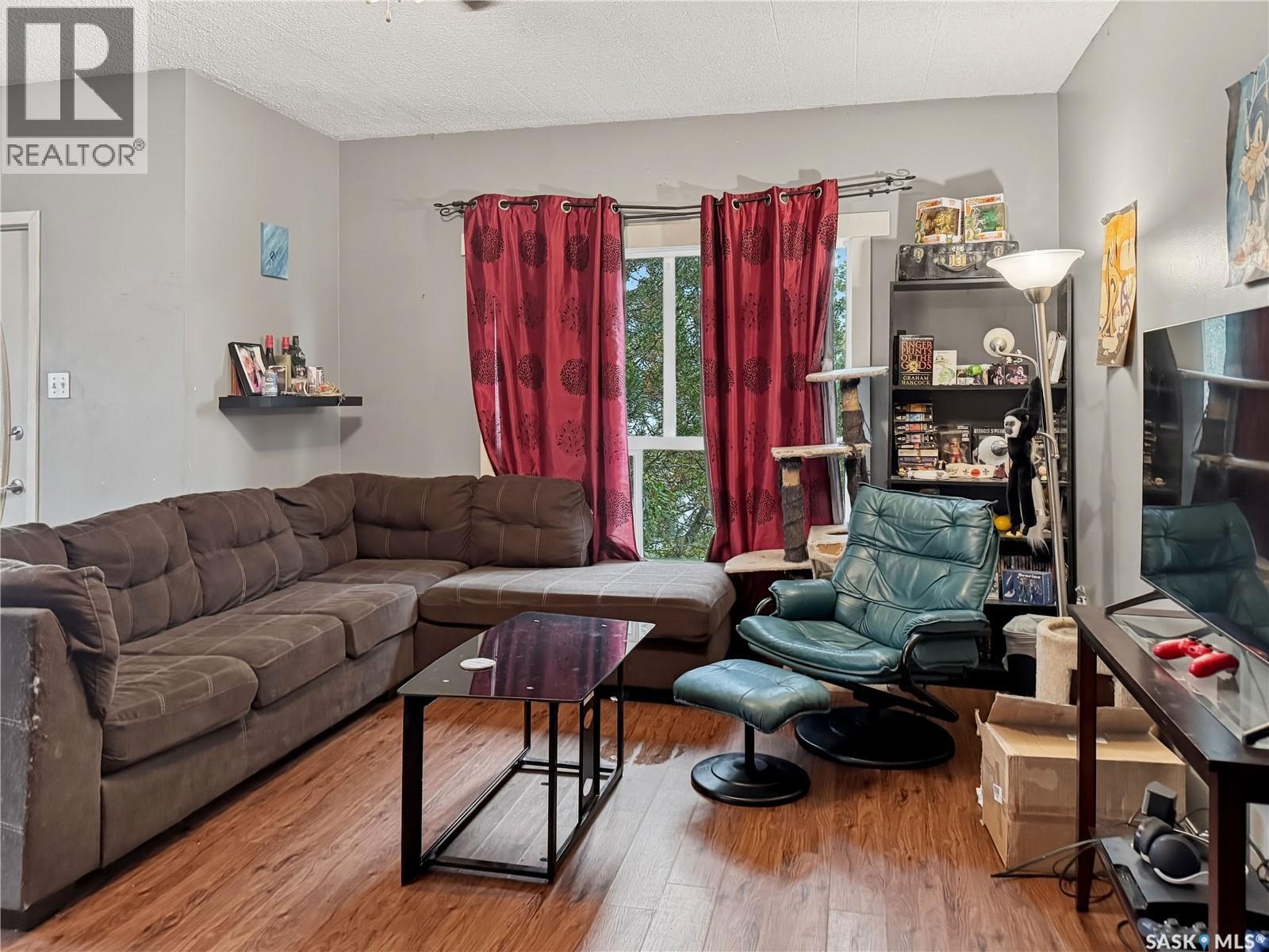 1041 3rd STREET E - 7