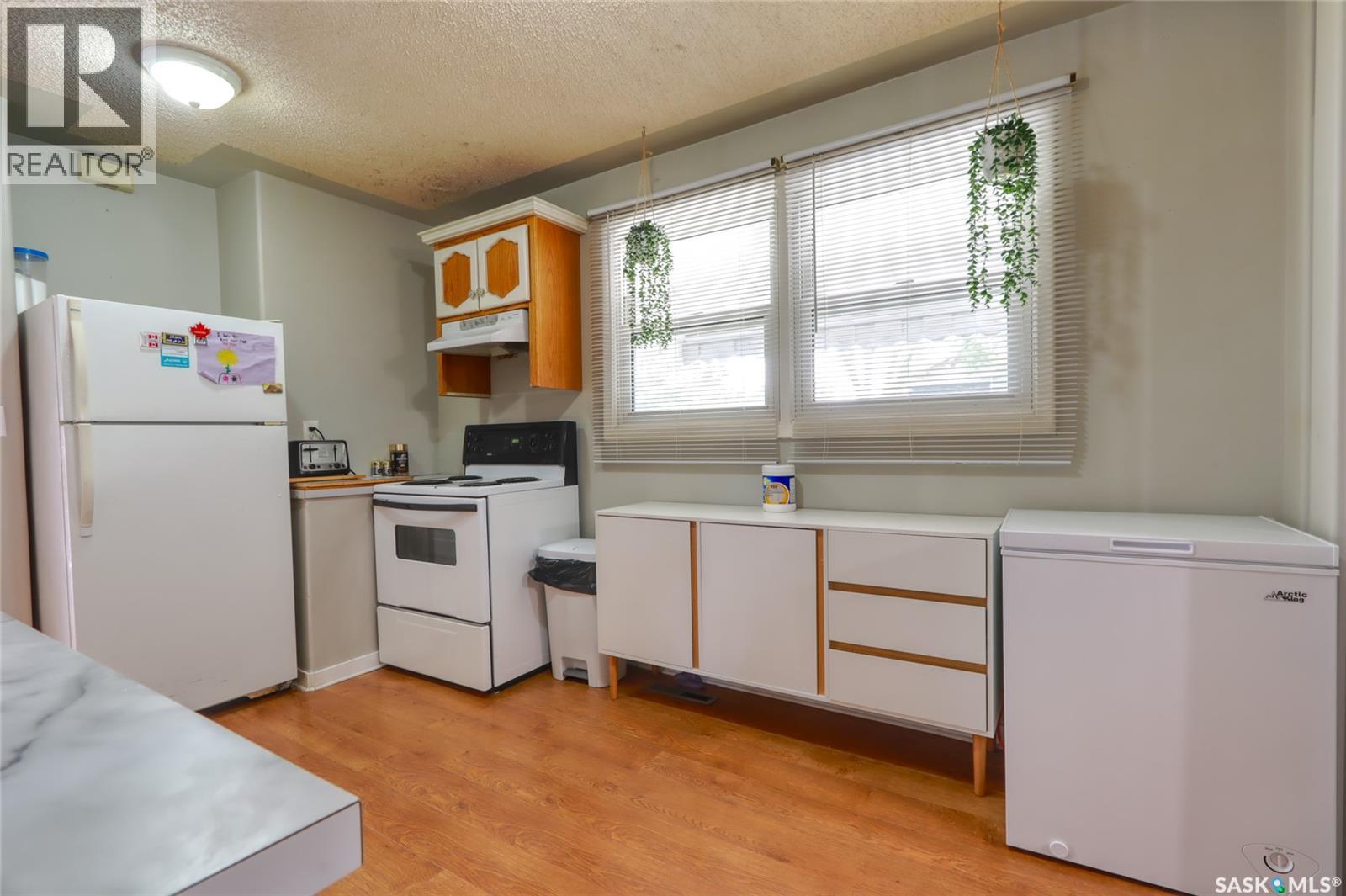 426 Robinson STREET - 7