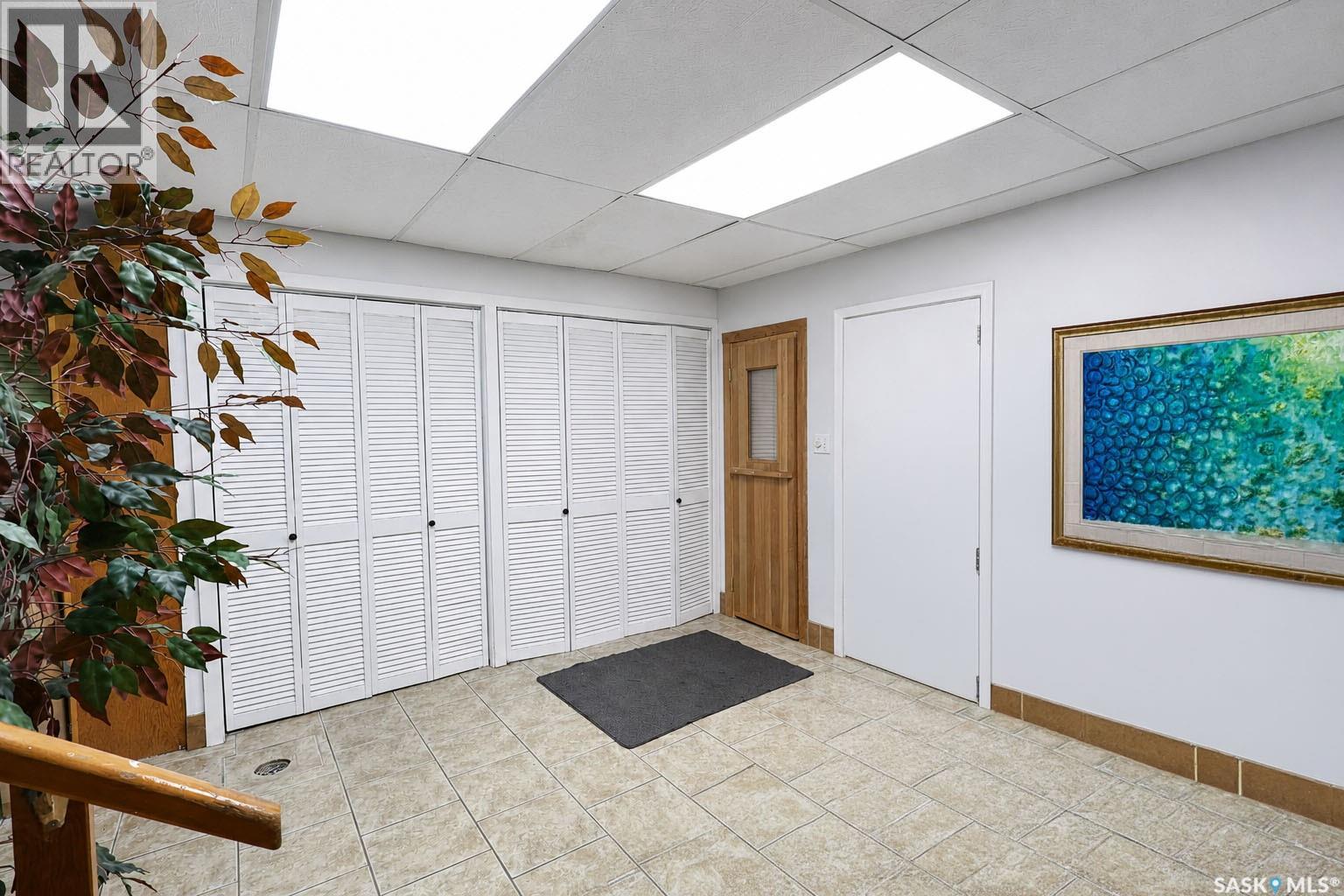 42 20th STREET E - 29