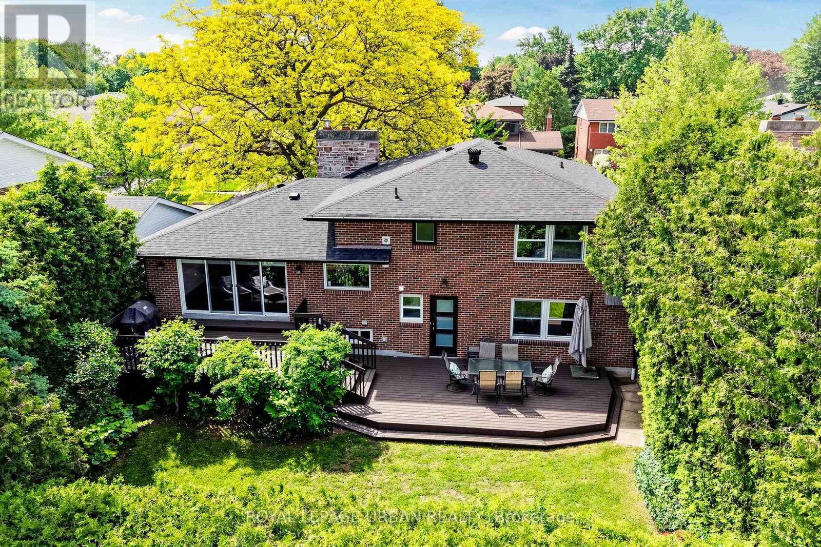 11 CARONRIDGE CRESCENT - 34