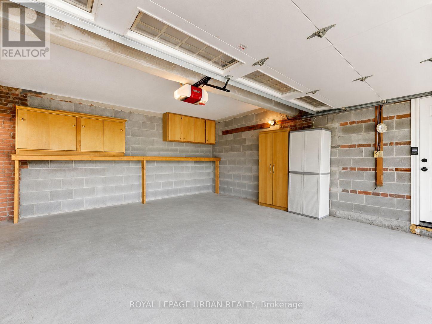 11 CARONRIDGE CRESCENT - 40