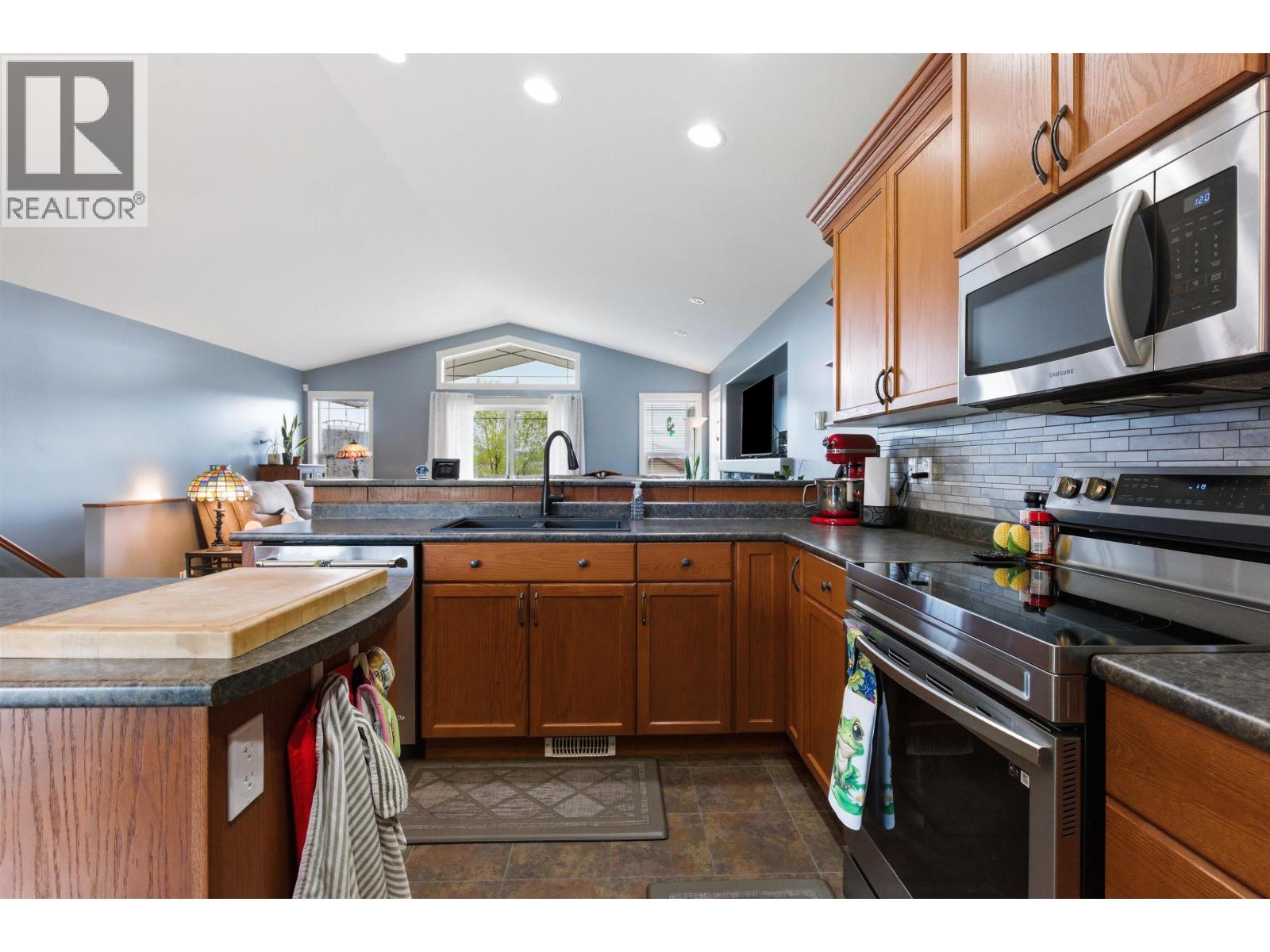 99 EAGLE CRESCENT - 9