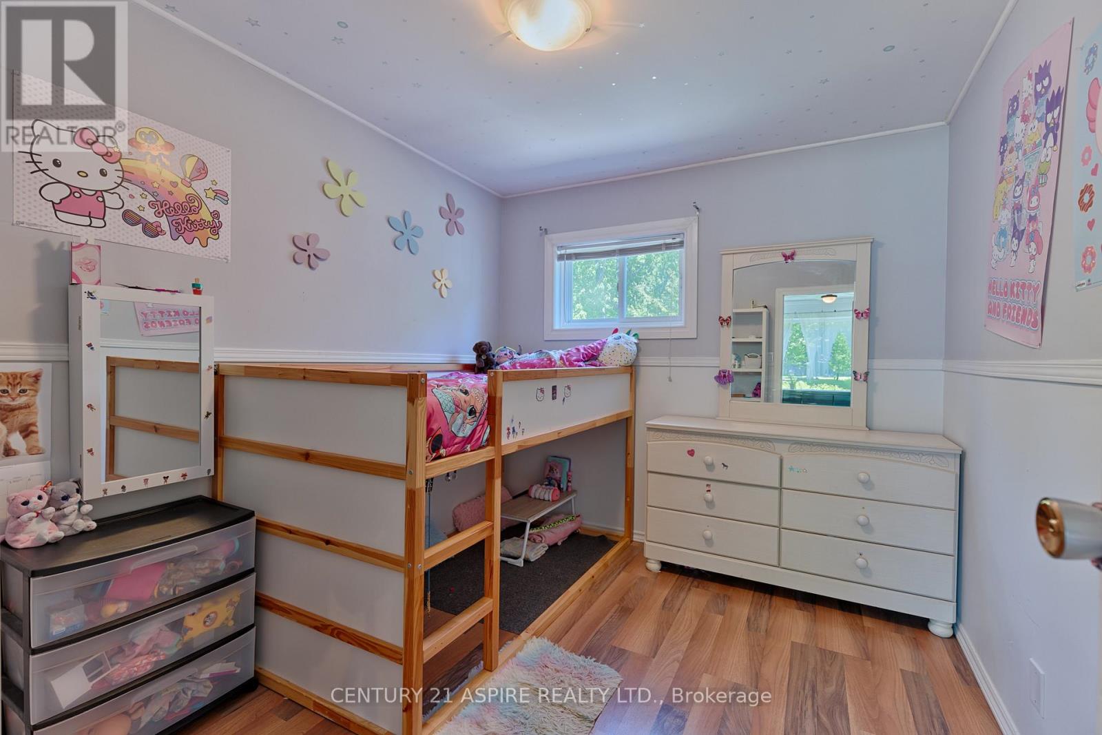 64 LAURENTIAN DRIVE - 12