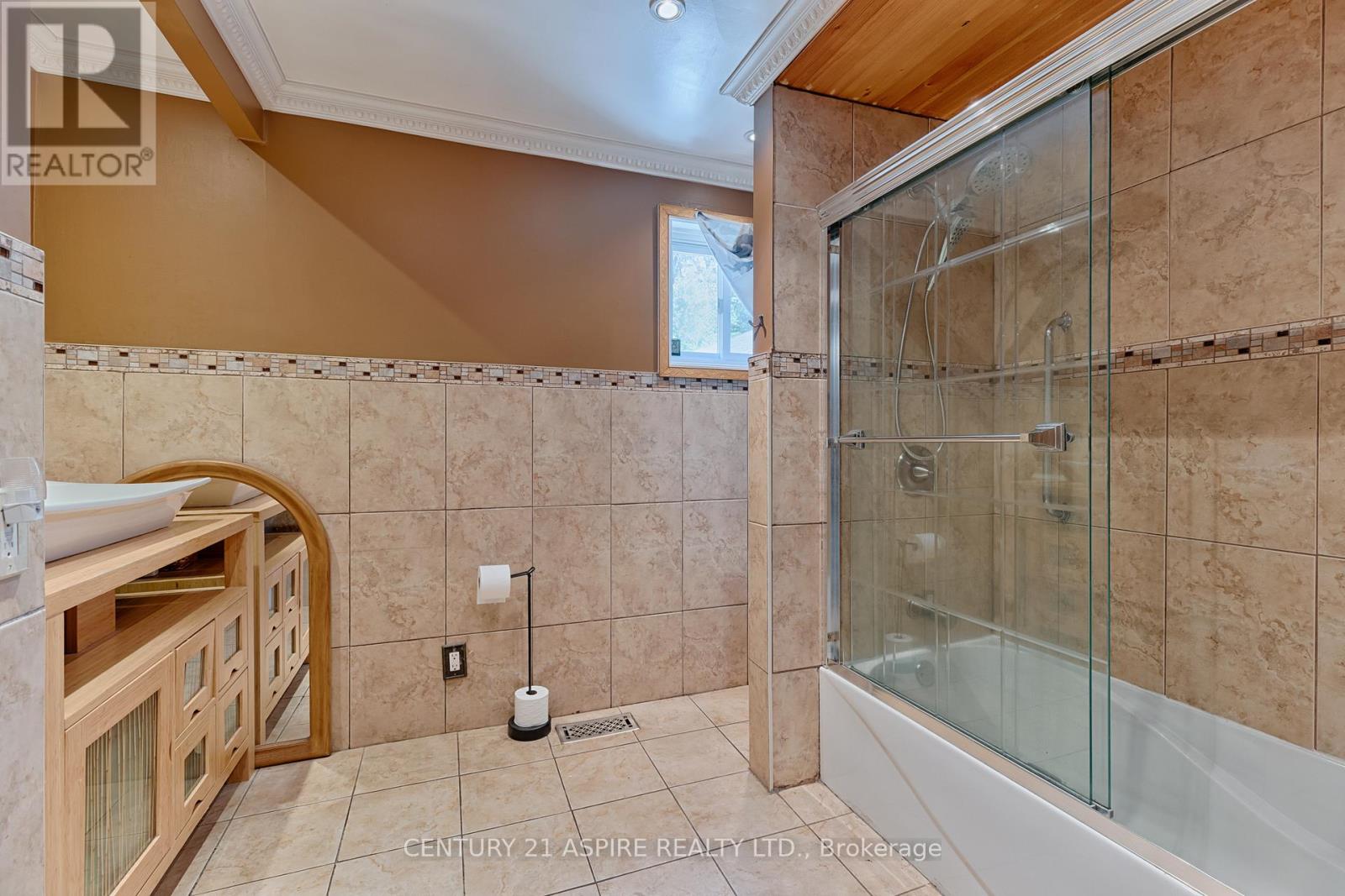 64 LAURENTIAN DRIVE - 15