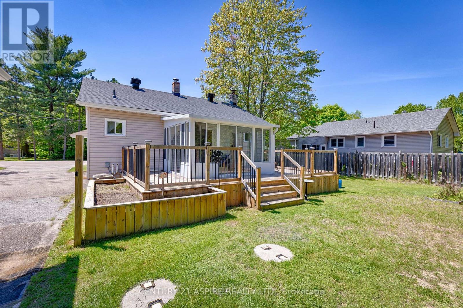 64 LAURENTIAN DRIVE - 29