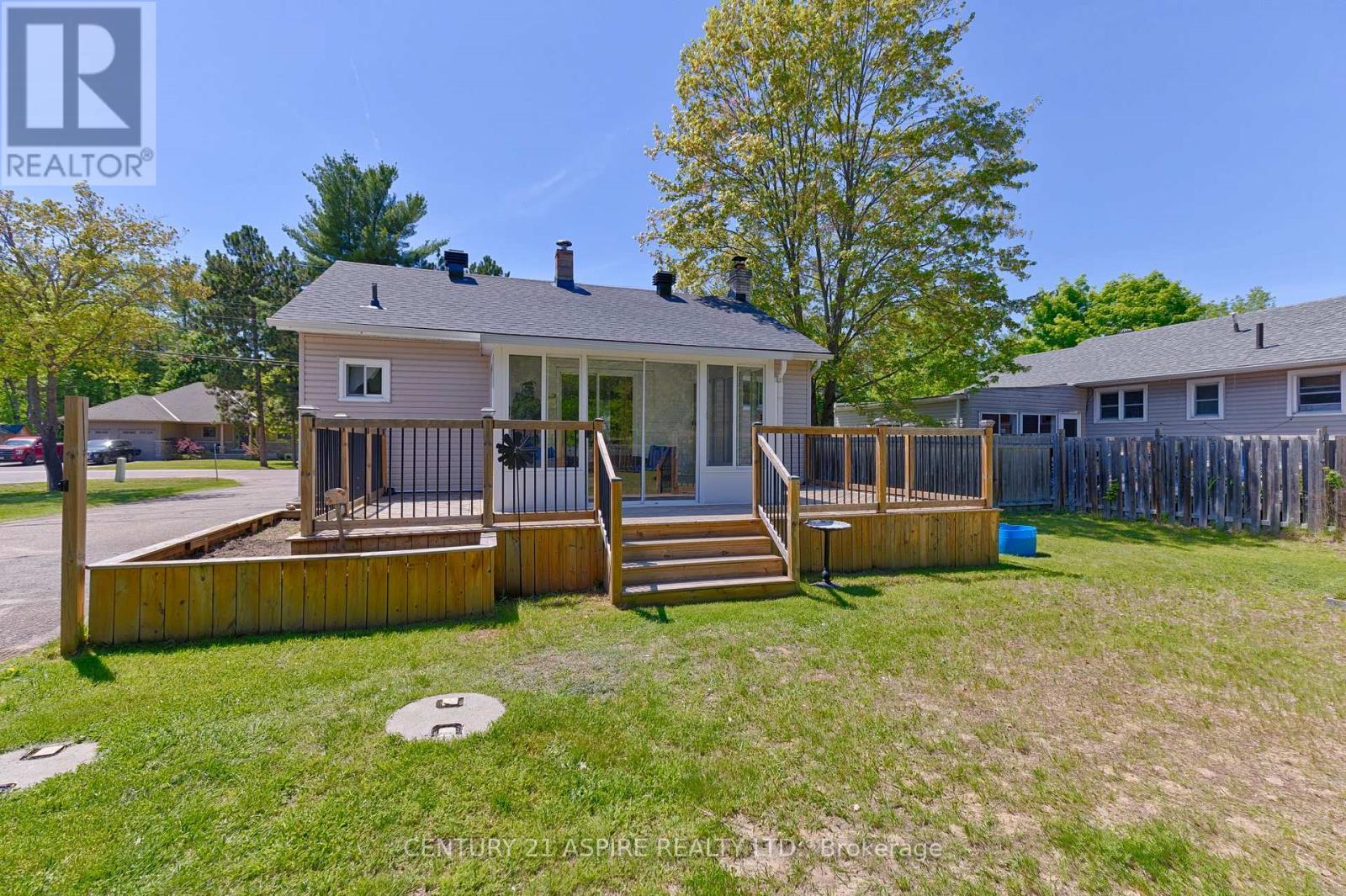 64 LAURENTIAN DRIVE - 30
