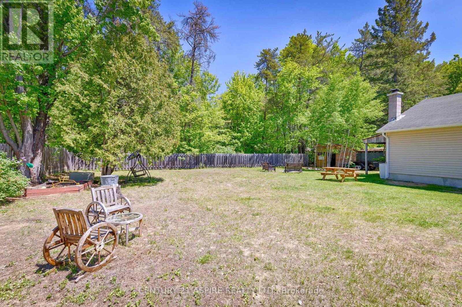 64 LAURENTIAN DRIVE - 33