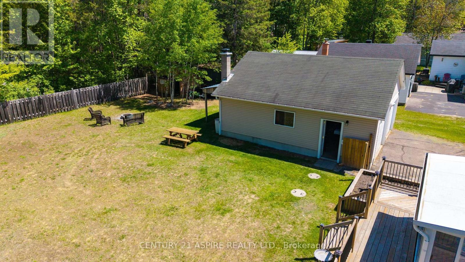 64 LAURENTIAN DRIVE - 42