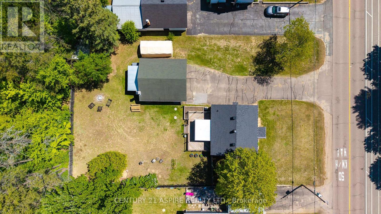 64 LAURENTIAN DRIVE - 43