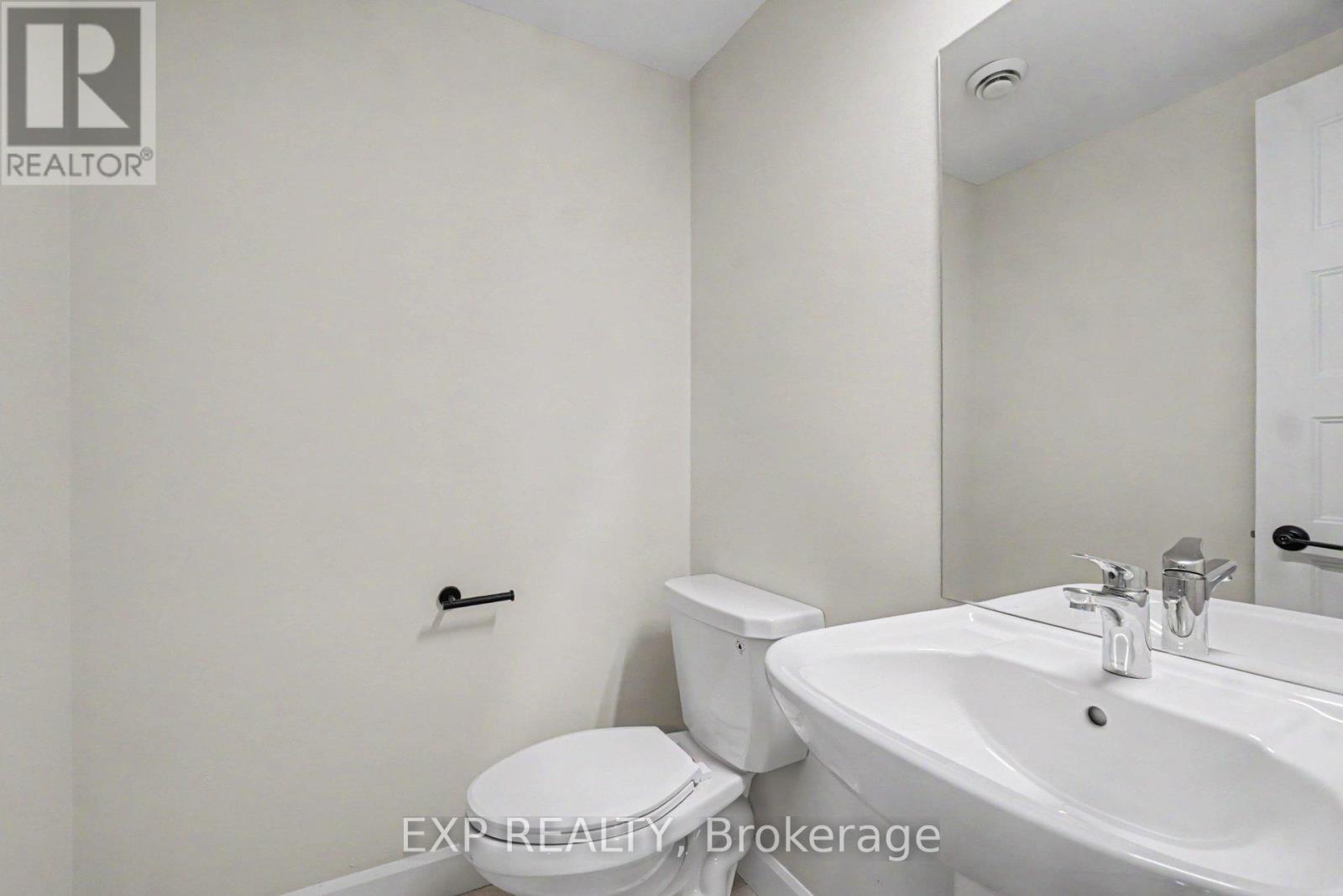 House for Rent in Ottawa – 101 – 1099 NOTRE DAME STREET, Ottawa – By Peter Sagos - Image 13