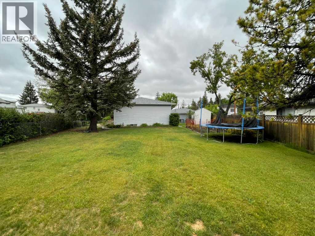 4803 Montana Crescent NW - 31