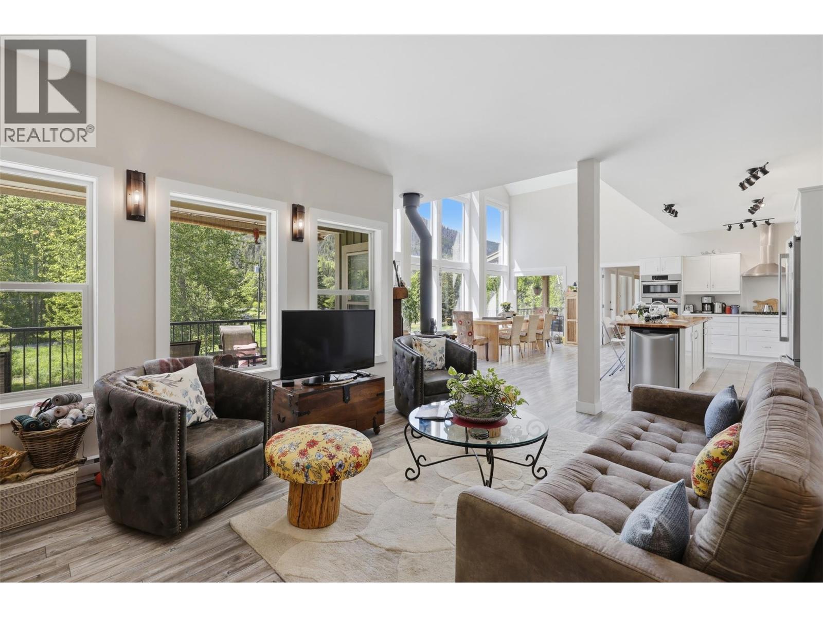 7384 Cahilty Crescent - 9