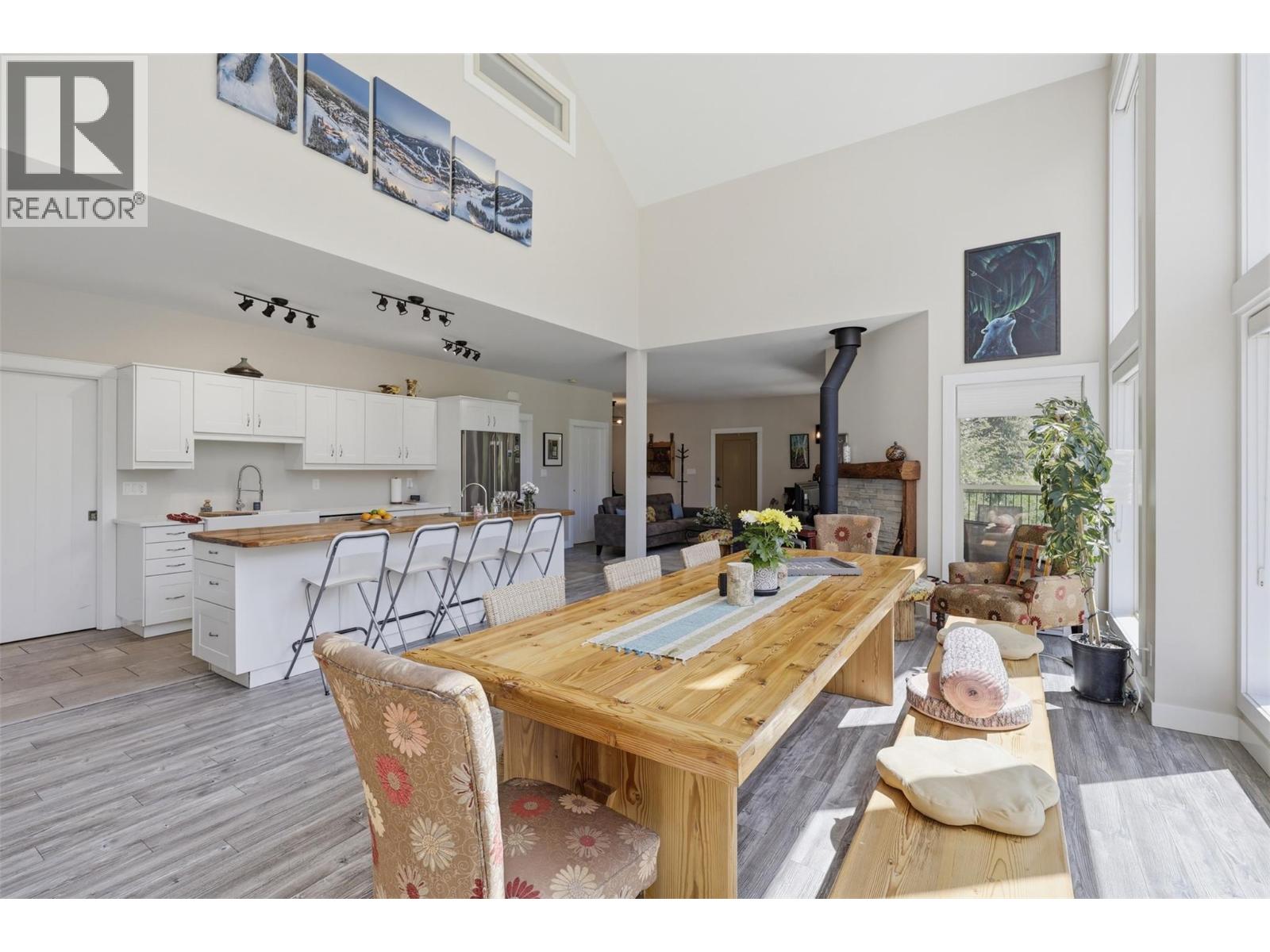 7384 Cahilty Crescent, Kamloops