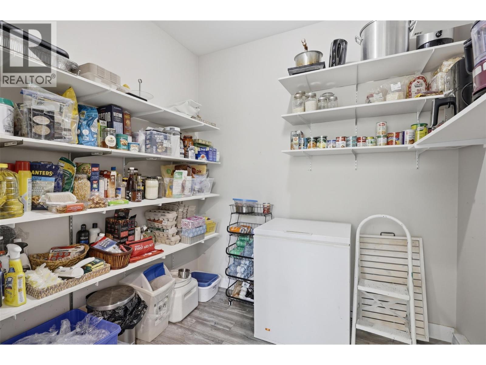 7384 Cahilty Crescent - 24