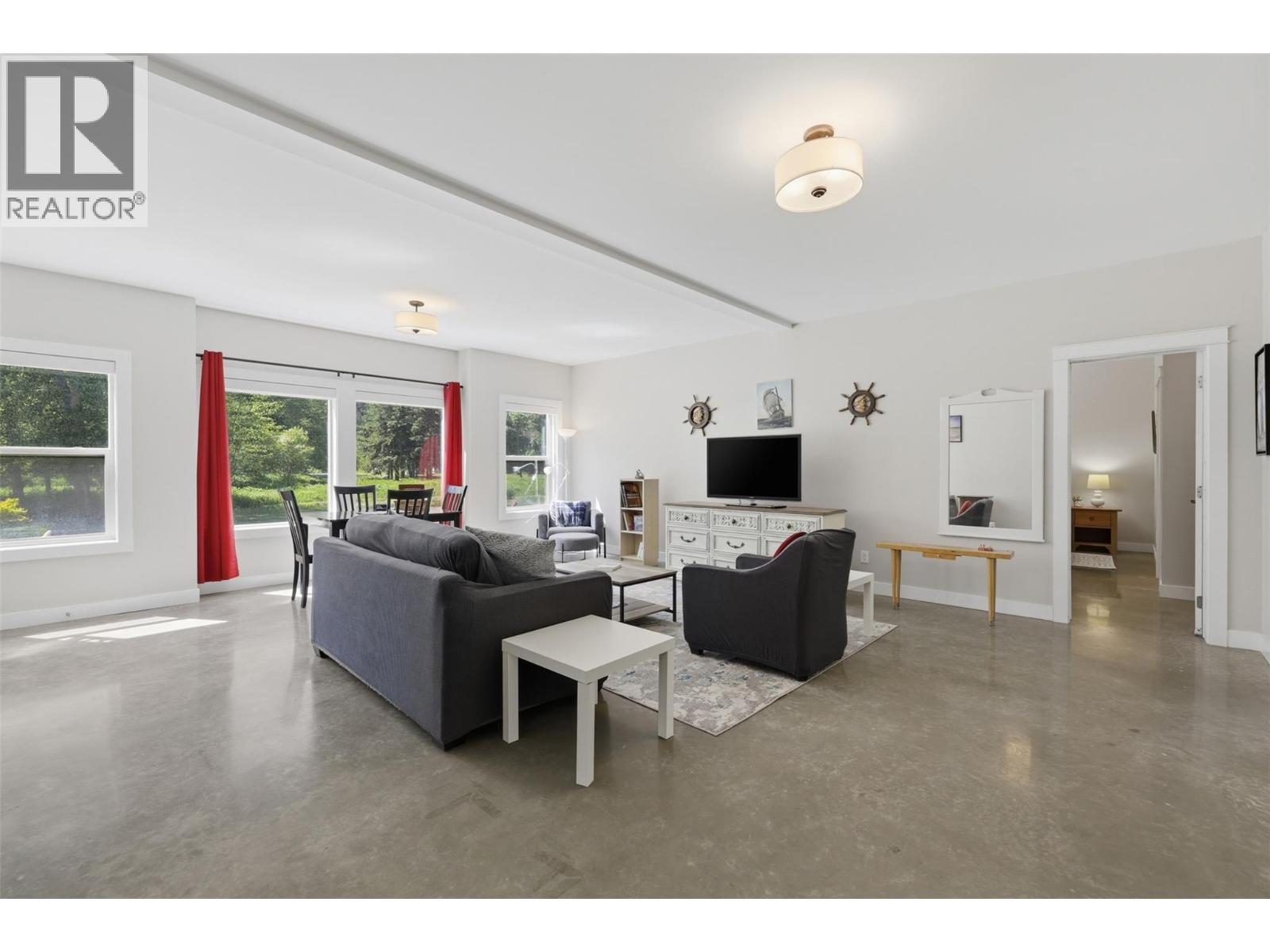 7384 Cahilty Crescent, Kamloops
