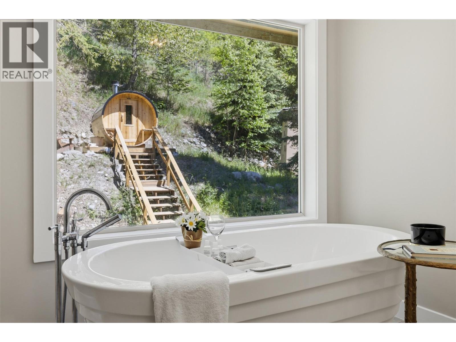 7384 Cahilty Crescent, Kamloops