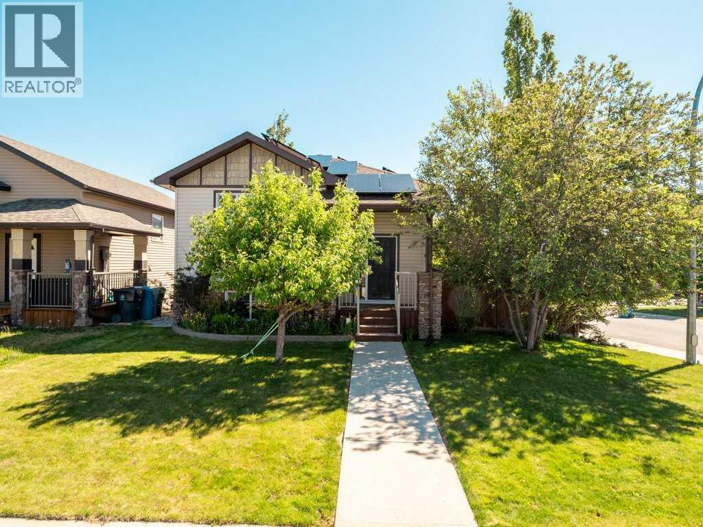 202 Mt Sundance Crescent W - 1