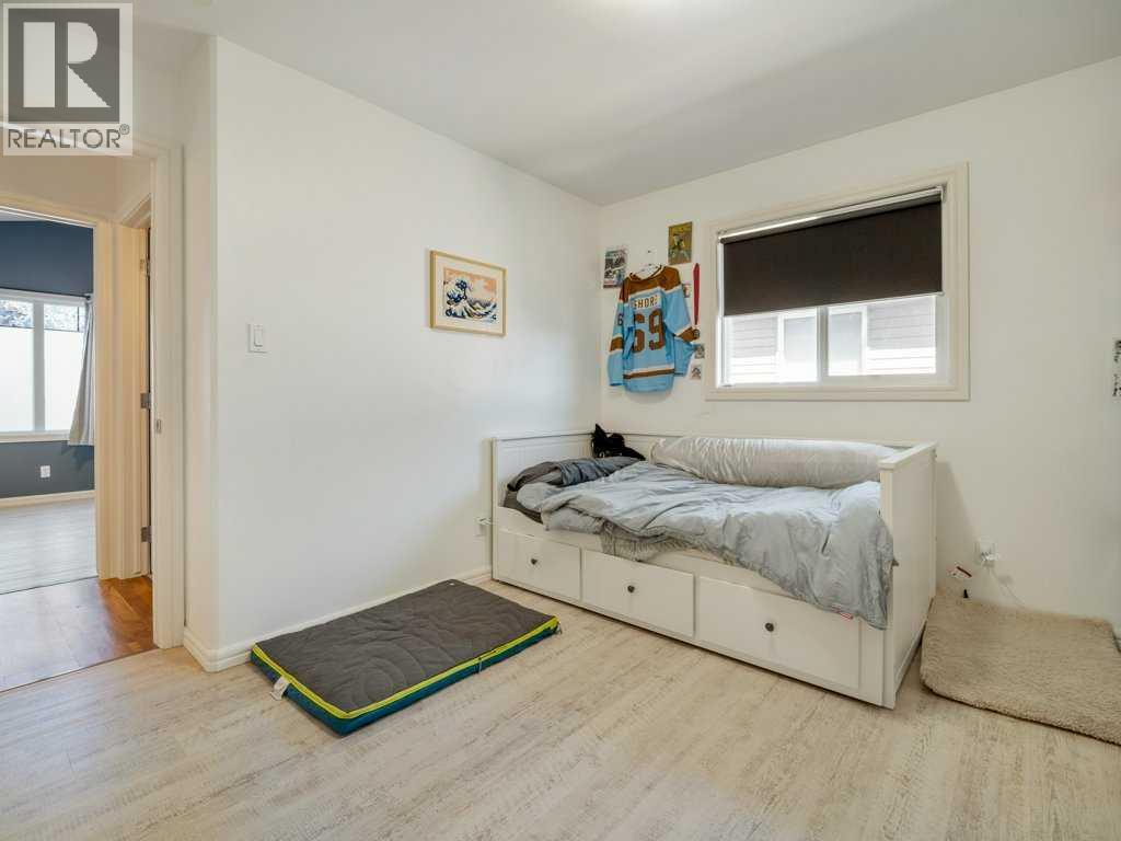 202 Mt Sundance Crescent W - 11