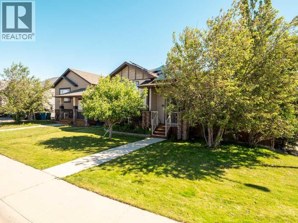 202 Mt Sundance Crescent W - 2
